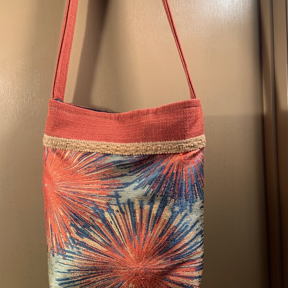 Purse with Sun Burst beautiful Colors